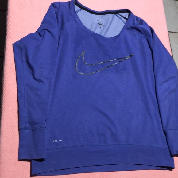 ⬇️⭐️ Nike Dri-Fit Women’s Crewneck/Sweatshirt - Picture 2 of 7